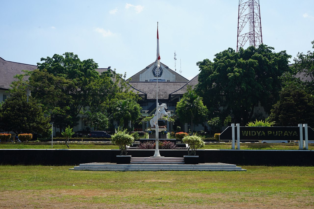 Universitas Diponegoro (UNDIP) Kampus Jurusan Teknik Telekomunikasi Terbaik